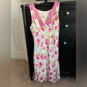 Victoria’s Secret MODA international pink roses slipdress size 10